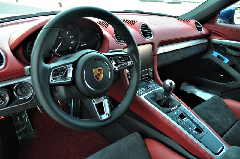 ポルシェ 718スパイダー 新車