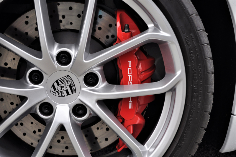 ポルシェ 718スパイダー 新車