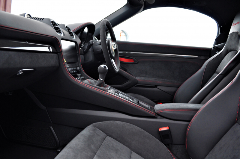 ポルシェ 718スパイダー 新車