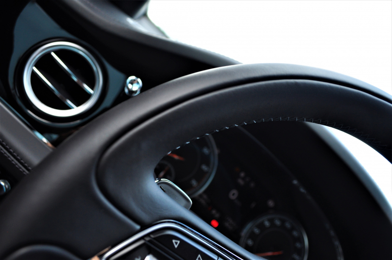 ベントレー ベンテイガ 中古車