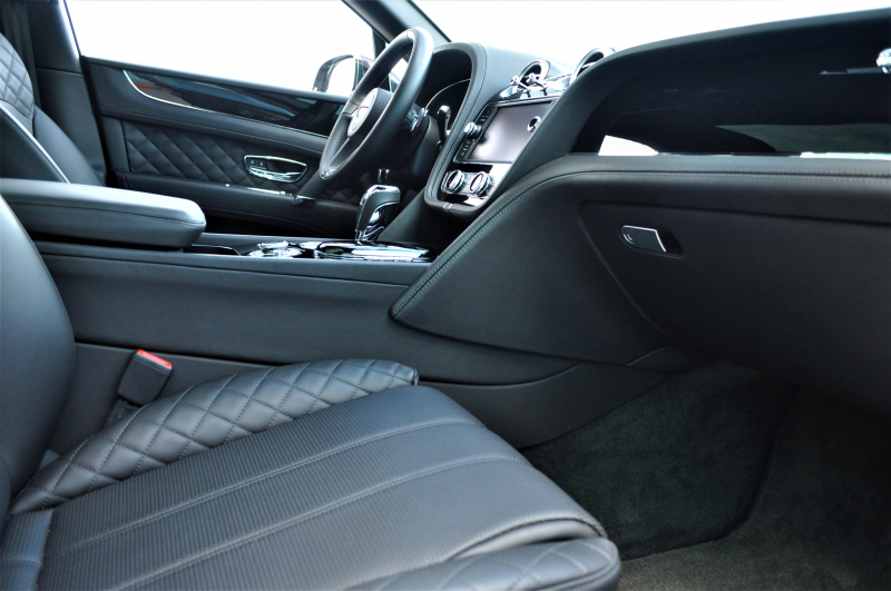 ベントレー ベンテイガ 中古車