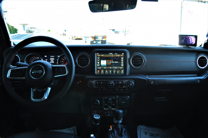 ジープ グラディエーター 新車