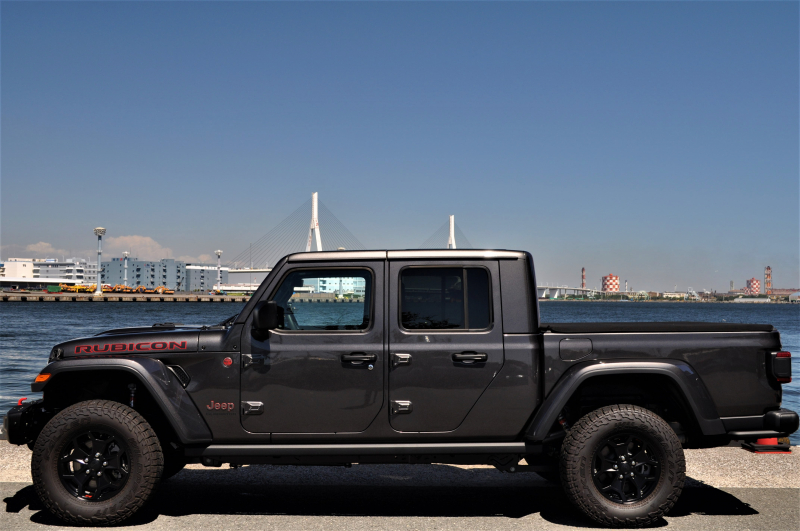 ジープ グラディエーター 新車