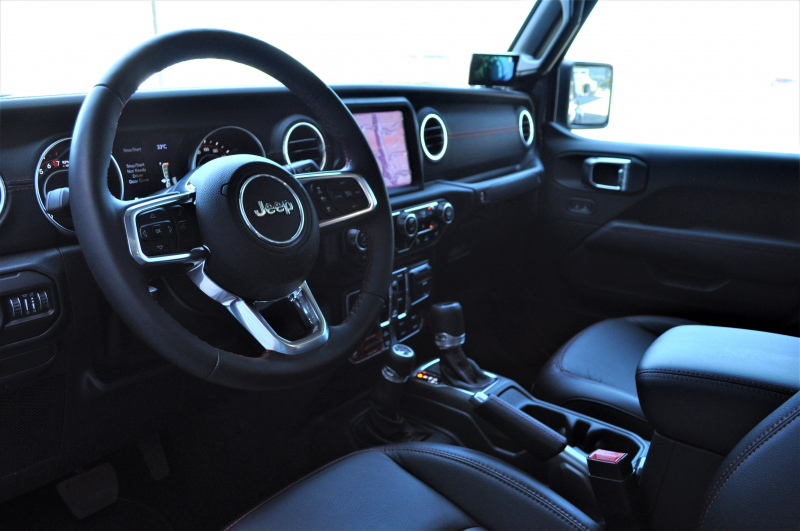 ジープ グラディエーター 新車