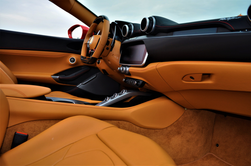 フェラーリ ポルトフィーノ 中古車