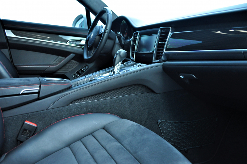 ポルシェ パナメーラ 中古車