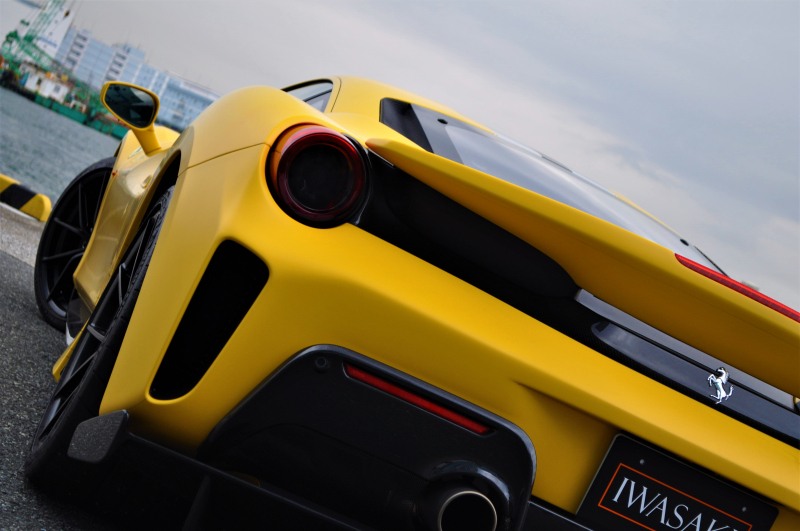 フェラーリ 488ピスタ 中古車