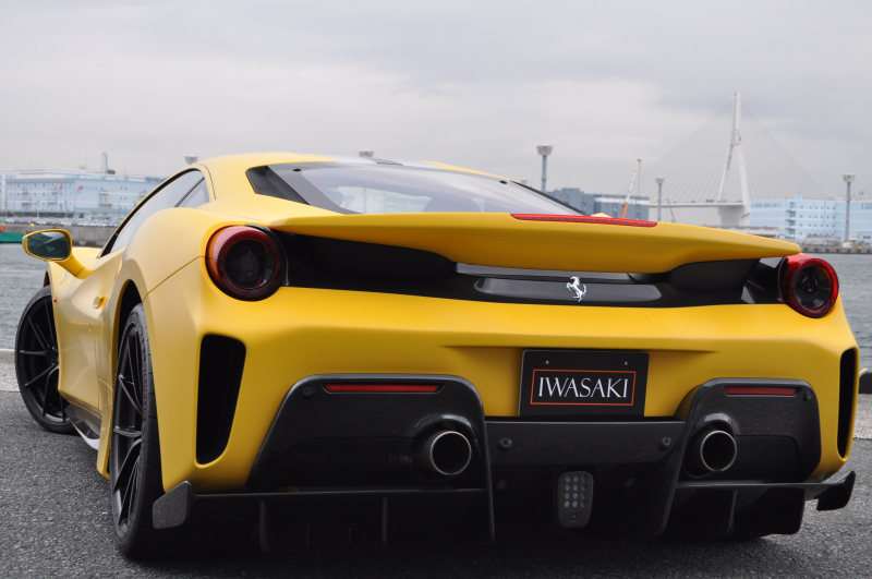 フェラーリ 488ピスタ 中古車