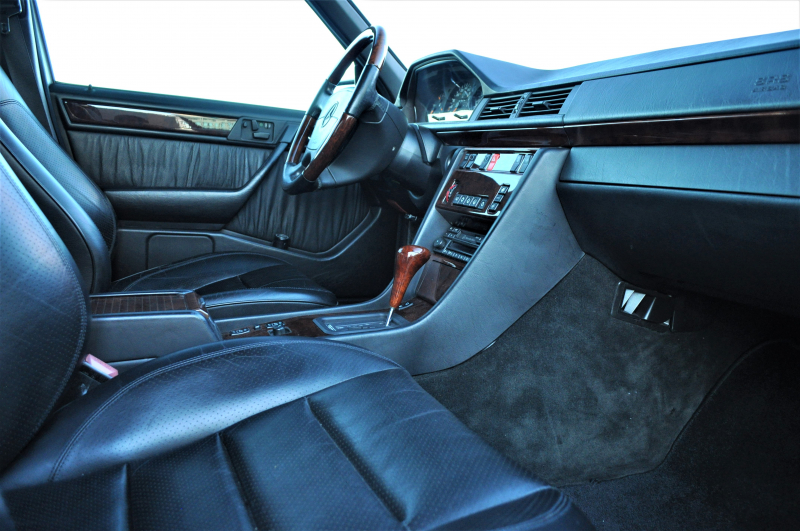 メルセデスベンツ Eクラス 中古車