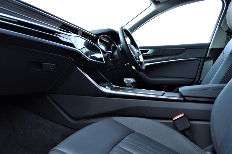 アウディ A6アバント 中古車