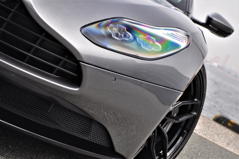 アストンマーティン DB11 中古車