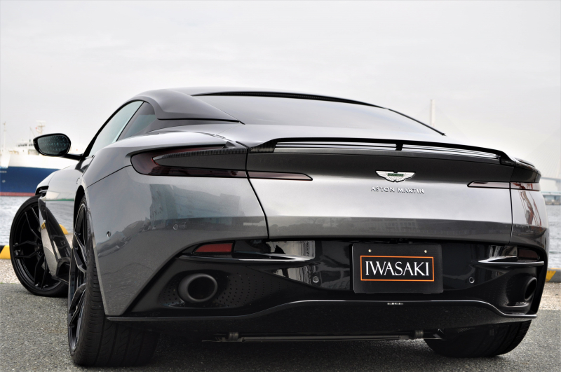 アストンマーティン DB11 中古車