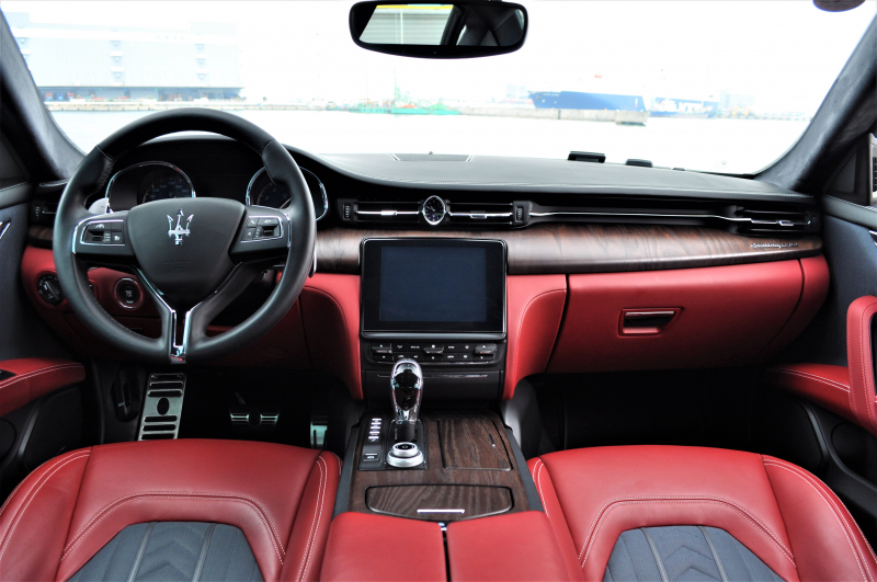 マセラティ クアトロポルテ 中古車