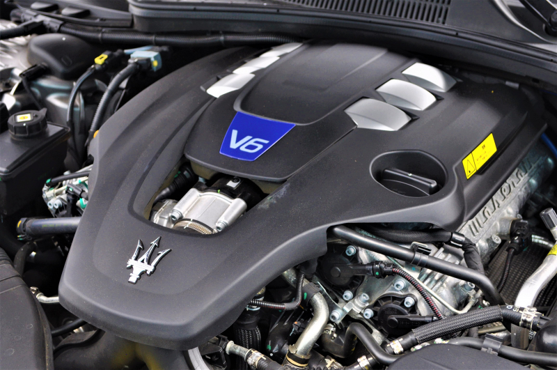 マセラティ クアトロポルテ 中古車