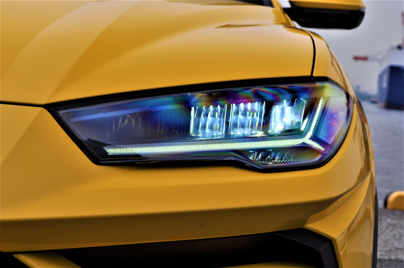 ランボルギーニ ウルス 中古車