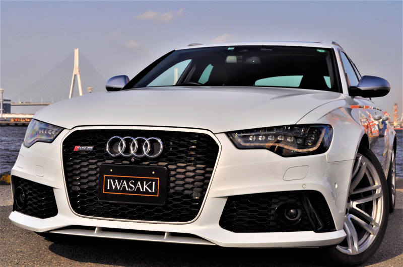 アウディ Rs6 Audi Rs6アバント正規ディーラー車右ハンドル法人1オーナー禁煙屋根保管低走行5 2万km大人気カラースズカグレー ブラックレザーインテリアオプションパノラマルーフ新車時より全ディーラー徹底整備済み 中古車 情報iwasaki Www Iwasaki Inc Co Jp