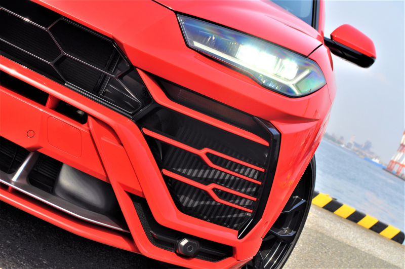 ランボルギーニ ウルス 中古車