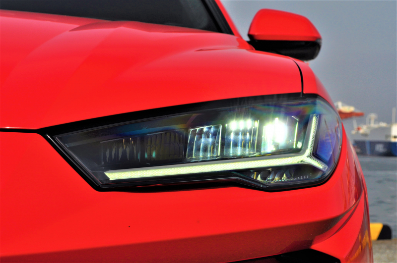 ランボルギーニ ウルス 中古車