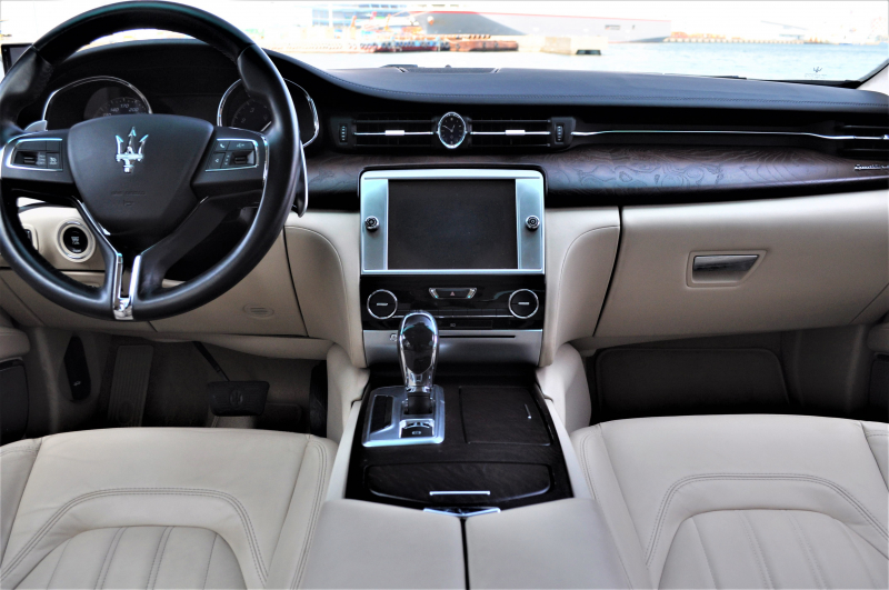 マセラティ クアトロポルテ 中古車