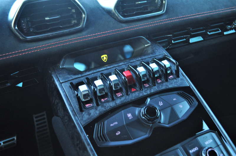 ランボルギーニ ウラカン 中古車