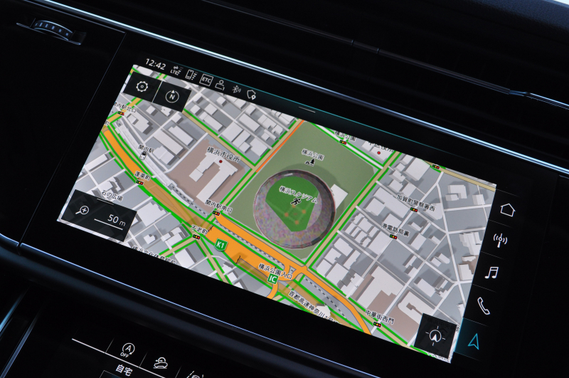 アウディ Q8 中古車