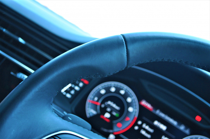 アウディ Q8 中古車