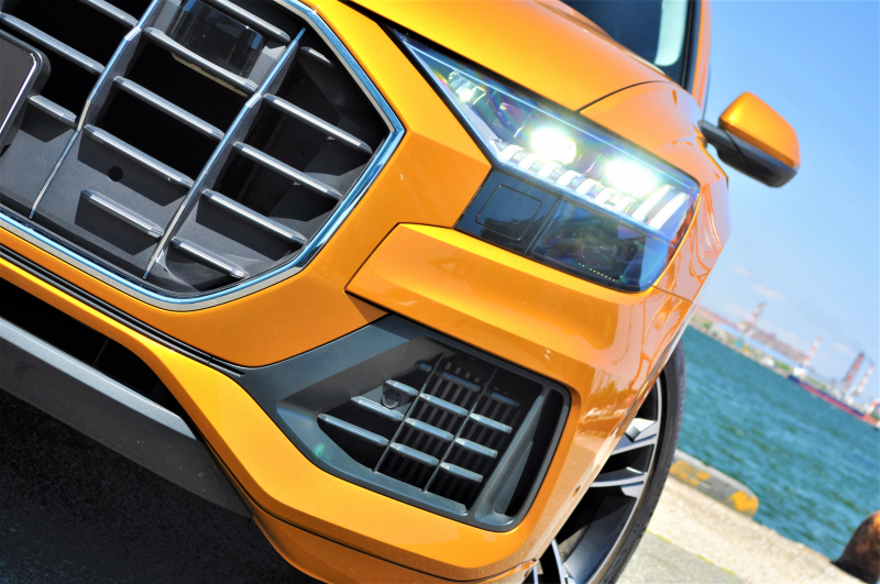 アウディ Q8 中古車