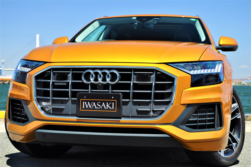 アウディ Q8 現行AUDI Q8 55TFSIデビューパッケージラグジュアリーPKG