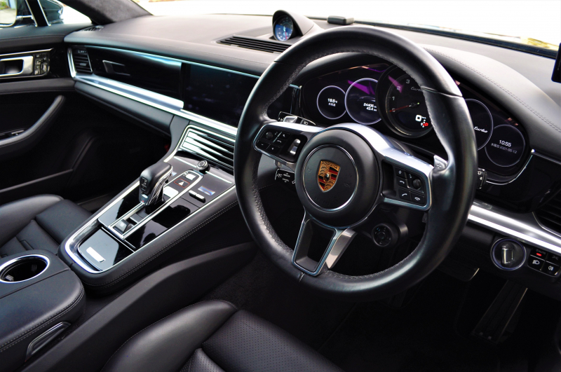 ポルシェ パナメーラ 中古車