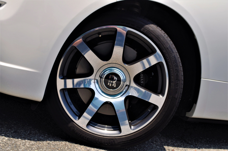 ロールスロイス ドーン 中古車