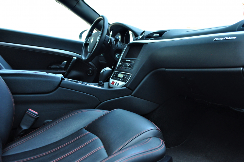 マセラティ グランカブリオ 中古車