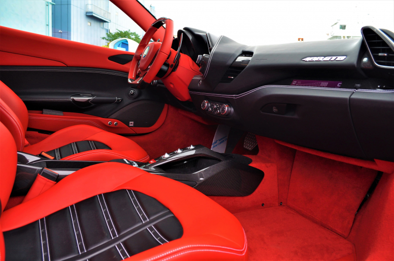 フェラーリ 488GTB 中古車