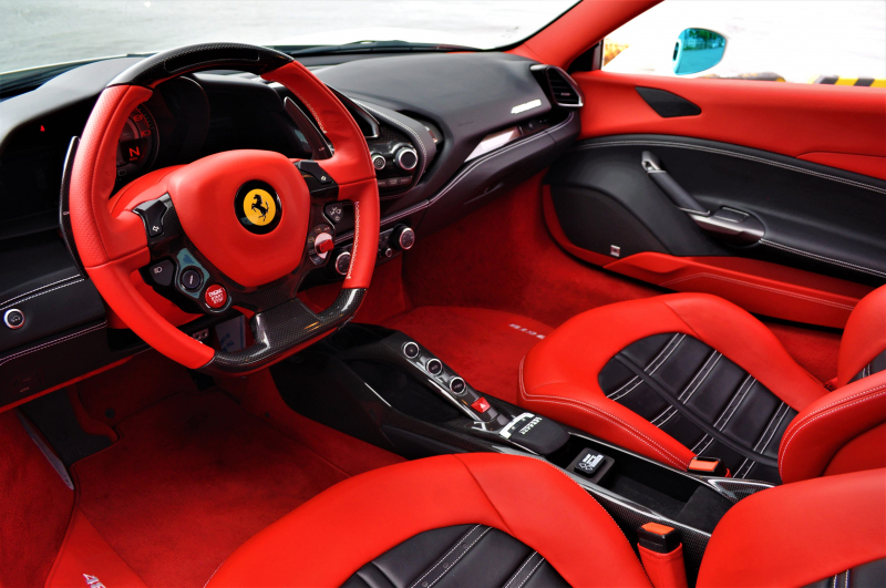 フェラーリ 488GTB 中古車