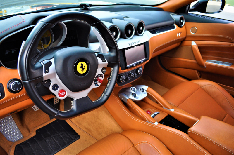 フェラーリ FF 中古車