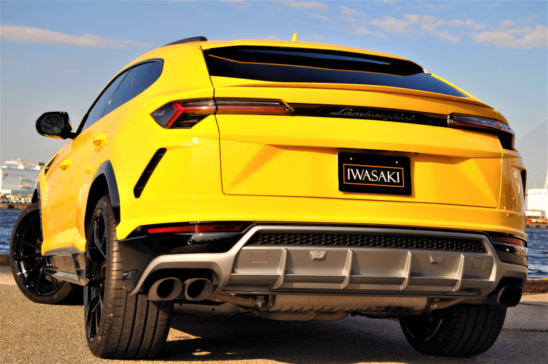 ランボルギーニ ウルス 中古車