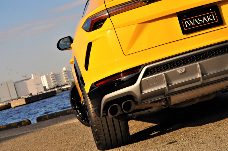 ランボルギーニ ウルス 中古車