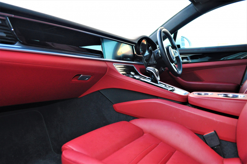 ポルシェ パナメーラ 中古車