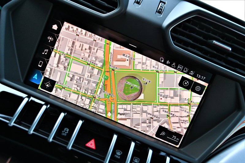 ランボルギーニ ウルス 中古車