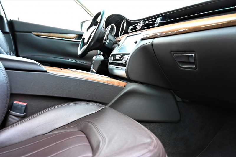 マセラティ クアトロポルテ 中古車