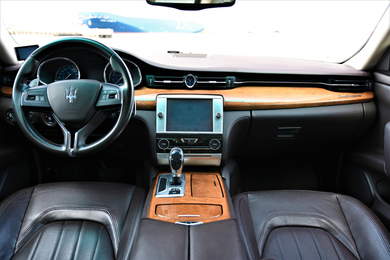 マセラティ クアトロポルテ 中古車