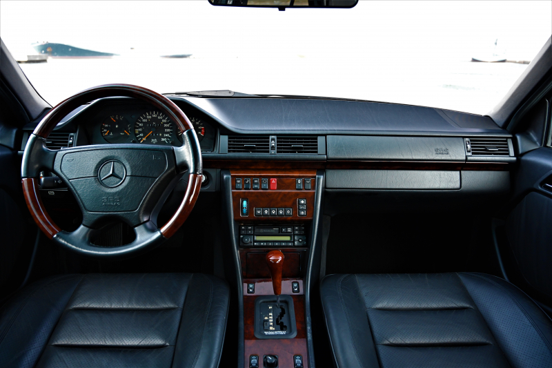 メルセデスベンツ Eクラス 中古車