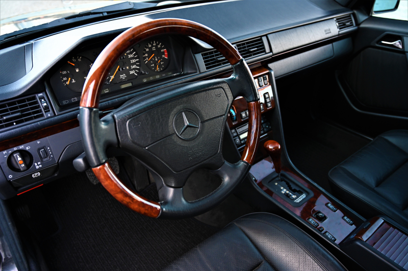 メルセデスベンツ Eクラス 中古車