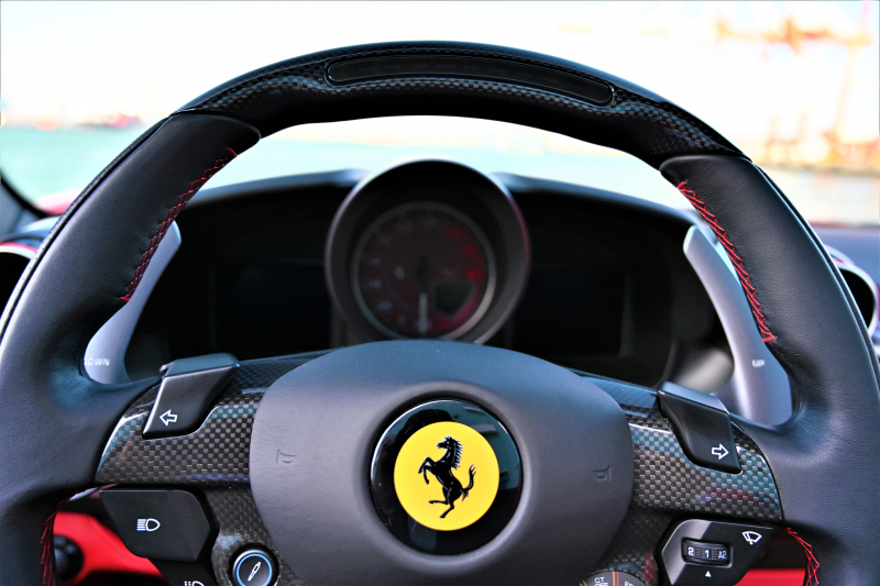 フェラーリ F8 トリブート 新車