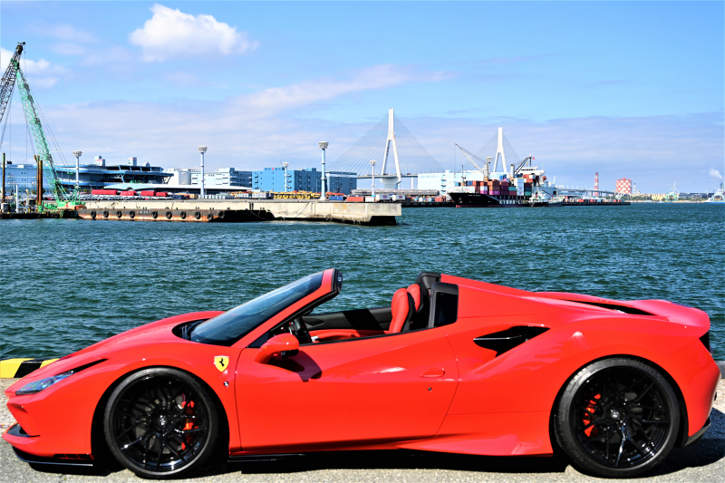 フェラーリ F8 トリブート 新車