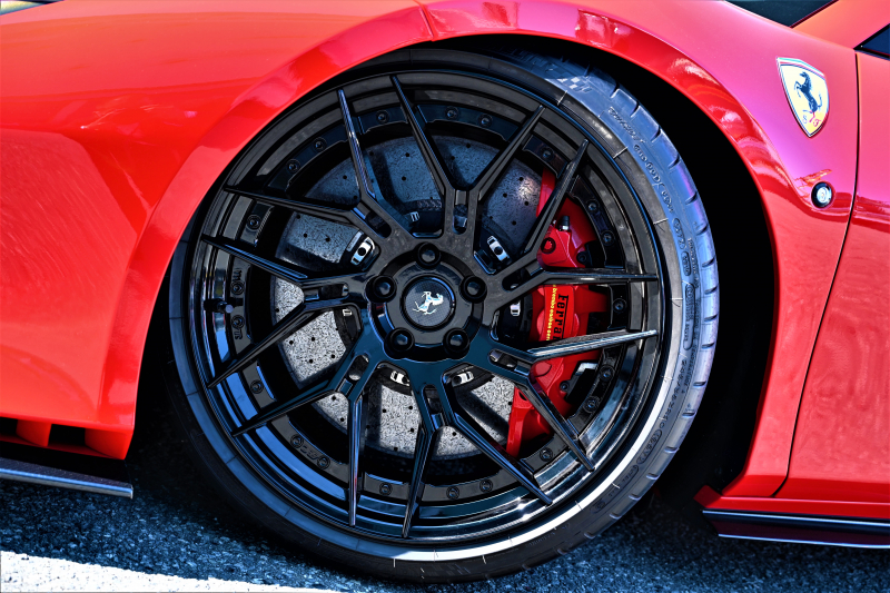 フェラーリ F8 トリブート 新車