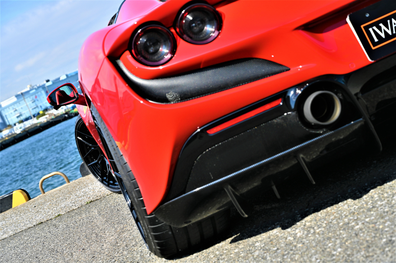 フェラーリ F8 トリブート 新車