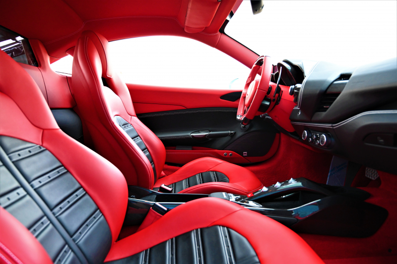 フェラーリ 488GTB 中古車