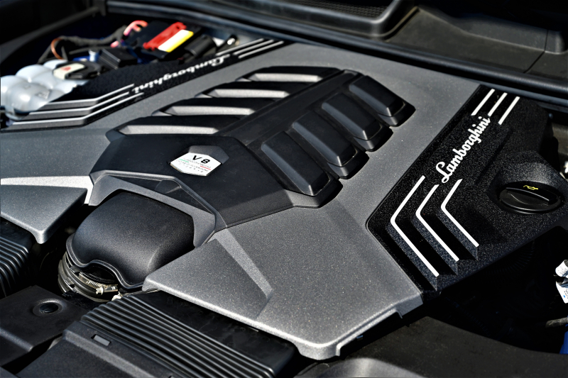 ランボルギーニ ウルス 中古車