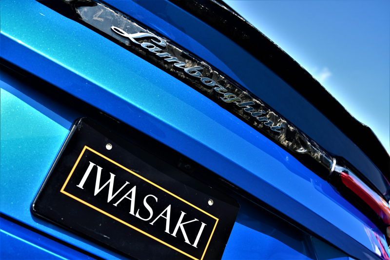 ランボルギーニ ウルス 中古車