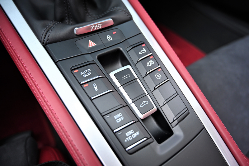 ポルシェ 718スパイダー 中古車